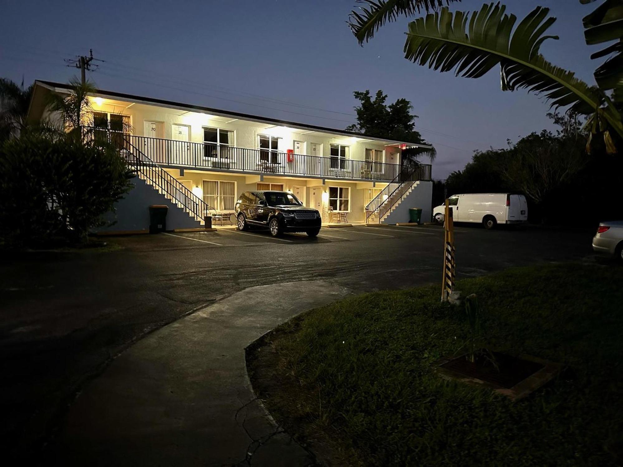 Conty'S Motel Napoli Bagian luar foto